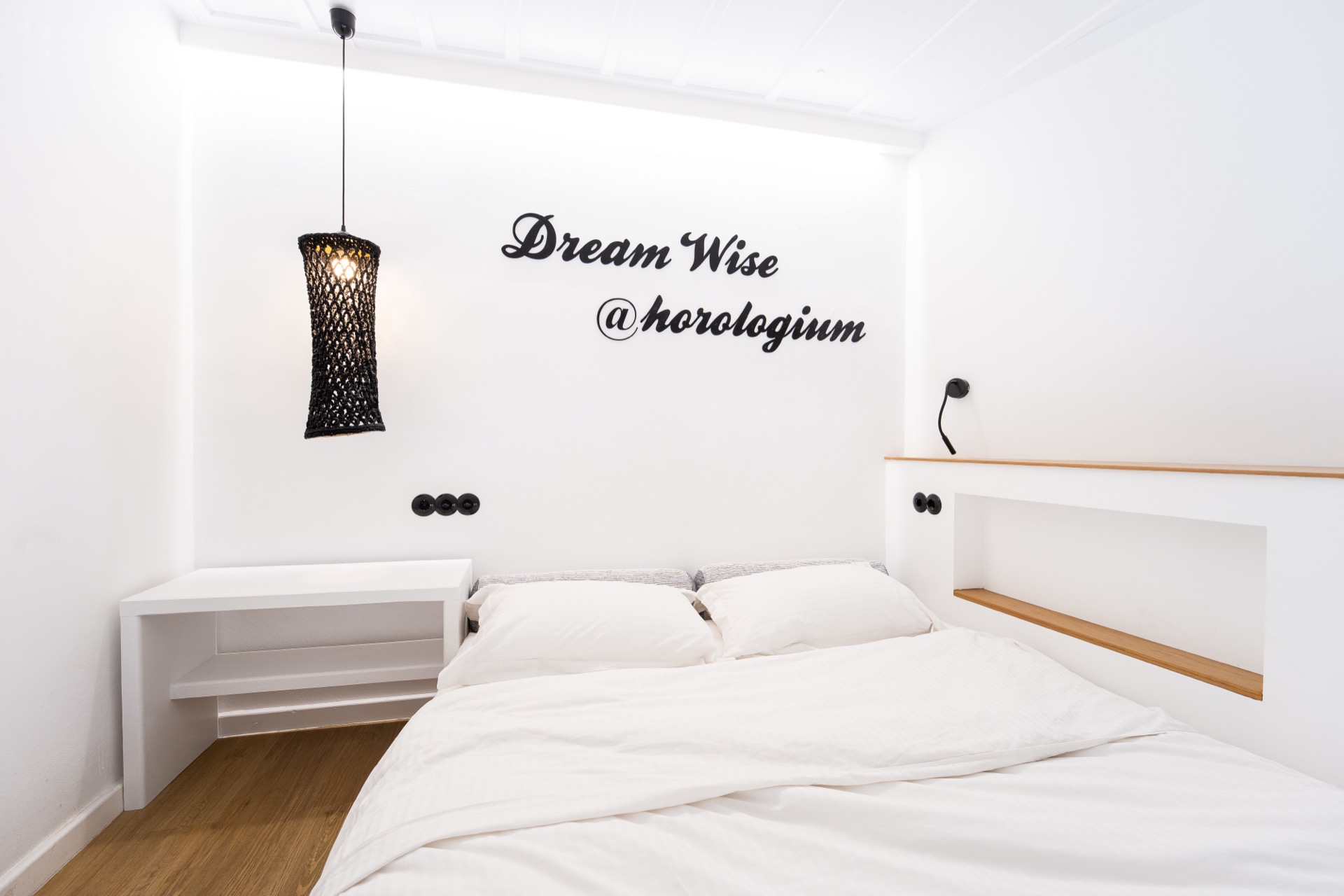 Horologium bathroom